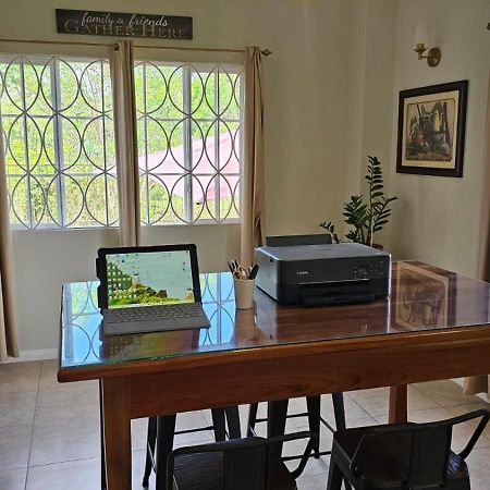 Komfort Getaway Villa At Countrymist Ocho Rios Exteriör bild