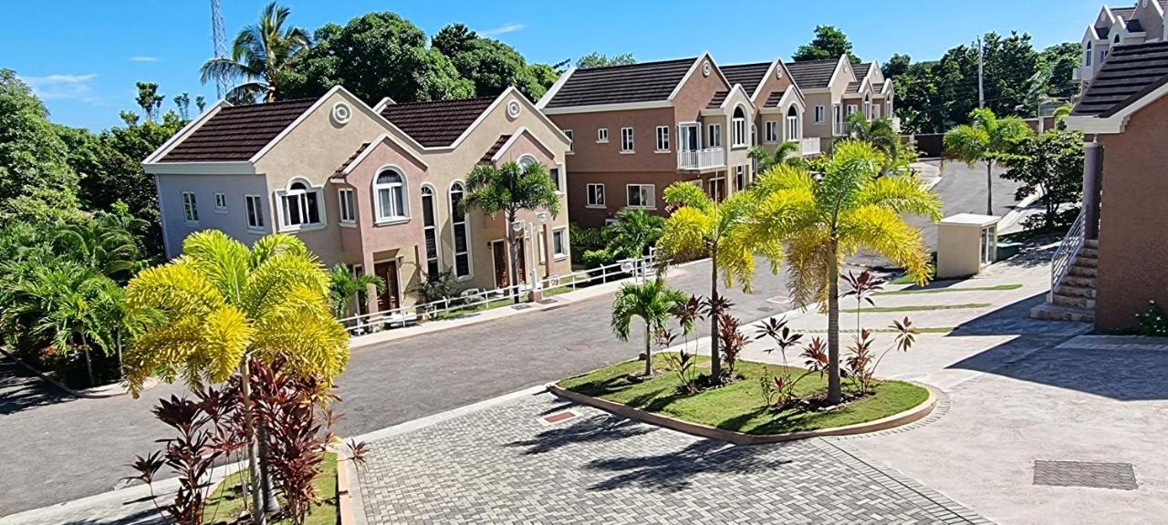 Komfort Getaway Villa At Countrymist Ocho Rios Exteriör bild