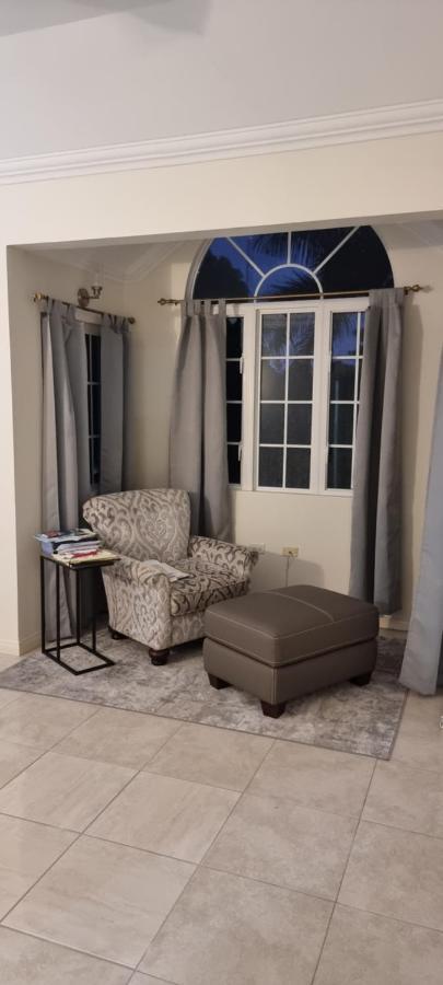 Komfort Getaway Villa At Countrymist Ocho Rios Exteriör bild